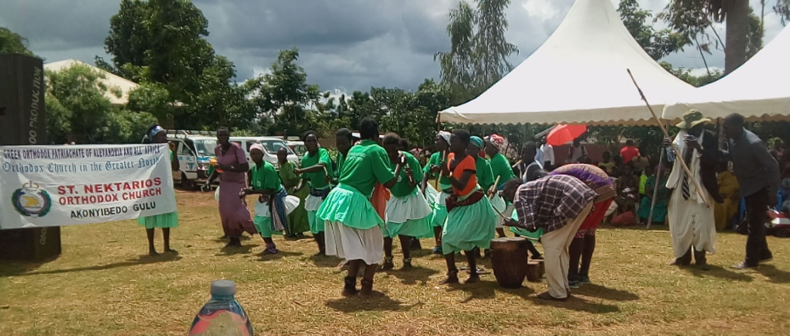 Uganda drumming and dancing